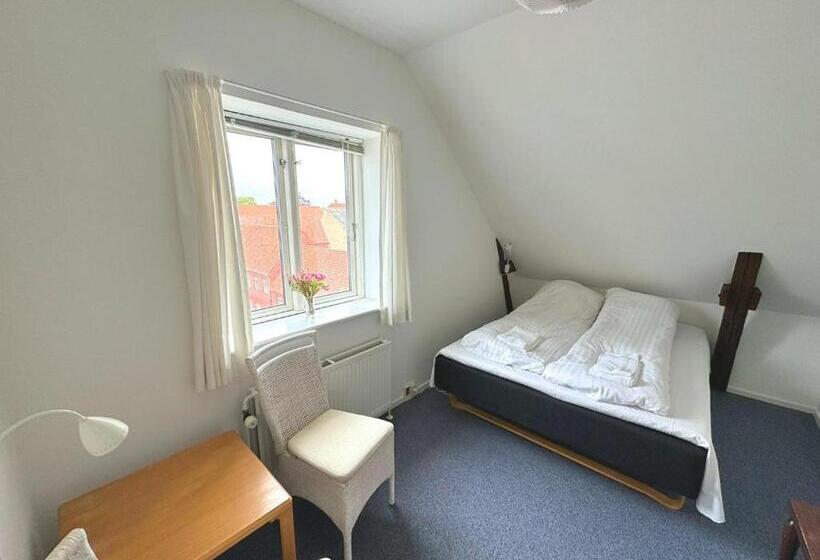 ホテル Postgaarden