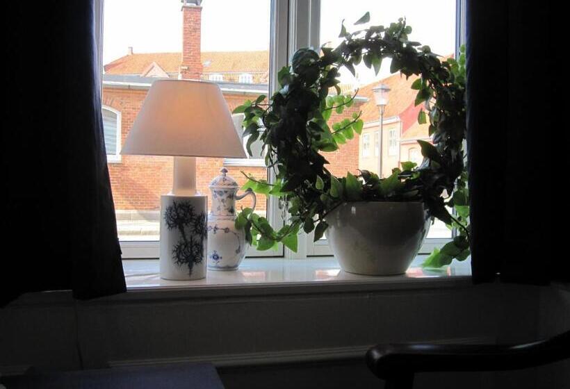 ホテル Postgaarden