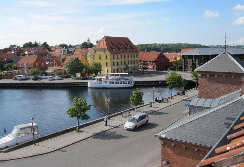 ホテル Postgaarden