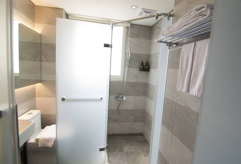 O2 Hotel Taipei Main Station