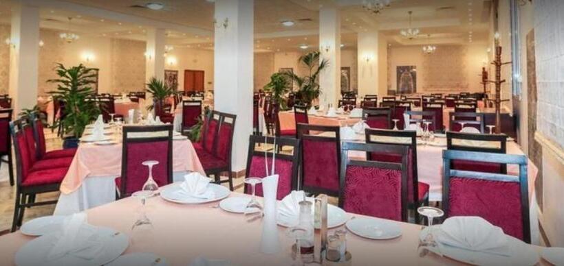 هتل Taghit Saoura