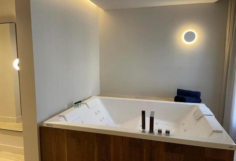 هتل The Duke Boutique