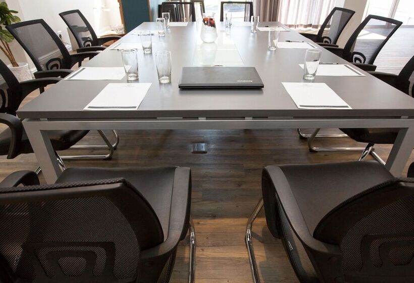 New National Hotel And Conference