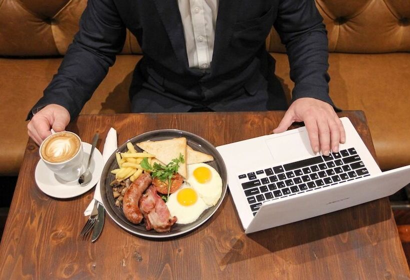 New National Hotel And Conference