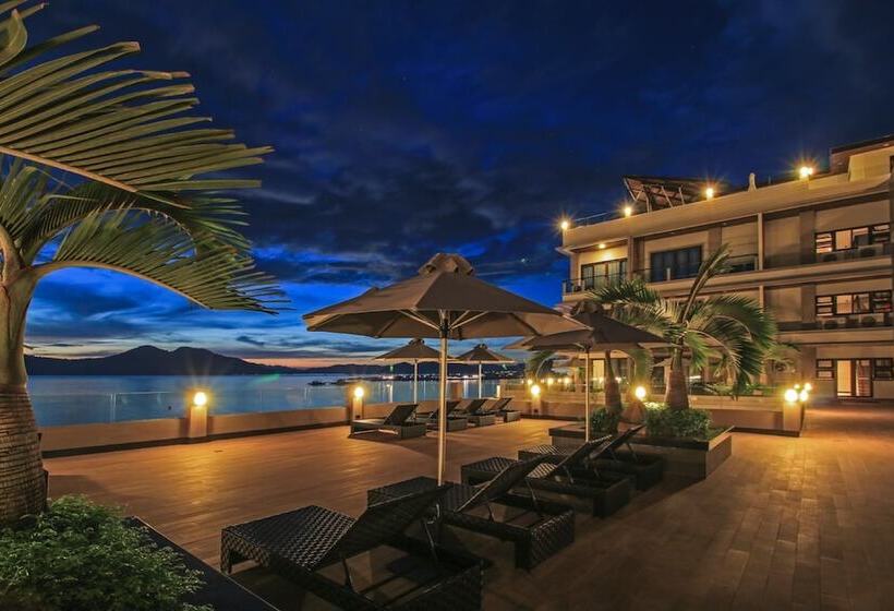 هتل Two Seasons Coron Bayside