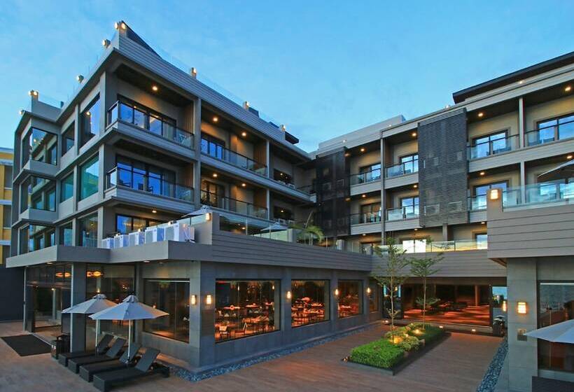 هتل Two Seasons Coron Bayside