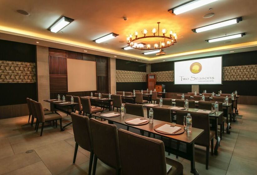 هتل Two Seasons Coron Bayside