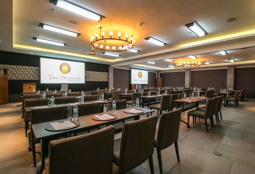 هتل Two Seasons Coron Bayside