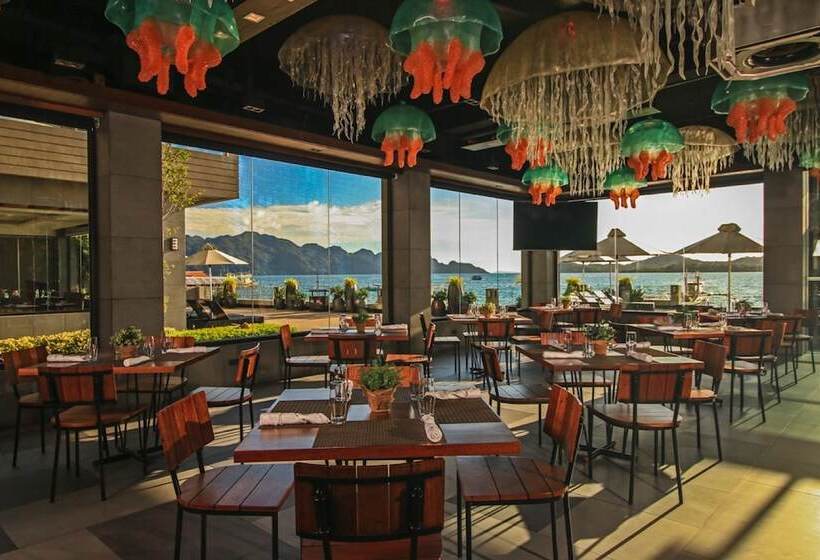 هتل Two Seasons Coron Bayside