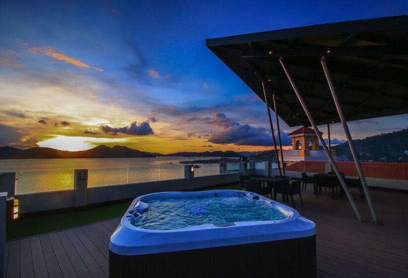 هتل Two Seasons Coron Bayside