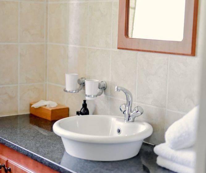 Отель Unyati Safari Lodge