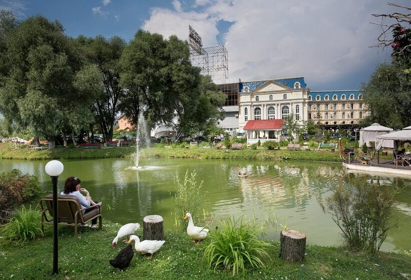 هتل Vnukovo Village Guest House & Spa