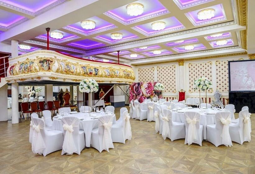 هتل Vnukovo Village Guest House & Spa