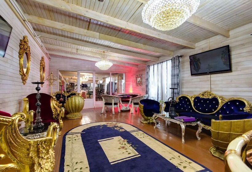 هتل Vnukovo Village Guest House & Spa