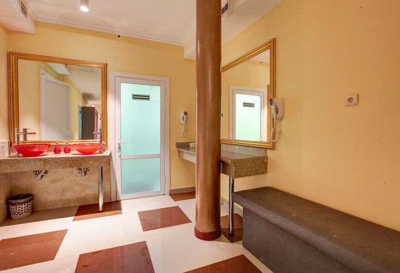 هتل Vnukovo Village Guest House & Spa