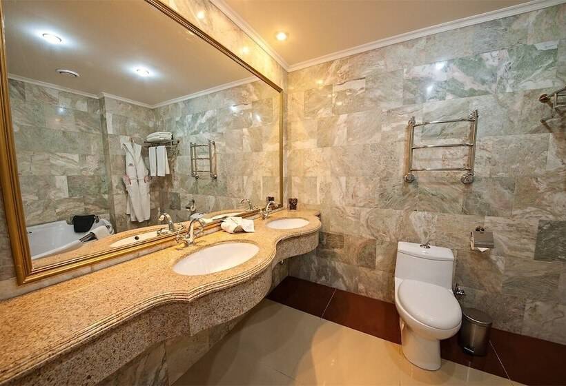 هتل Vnukovo Village Guest House & Spa