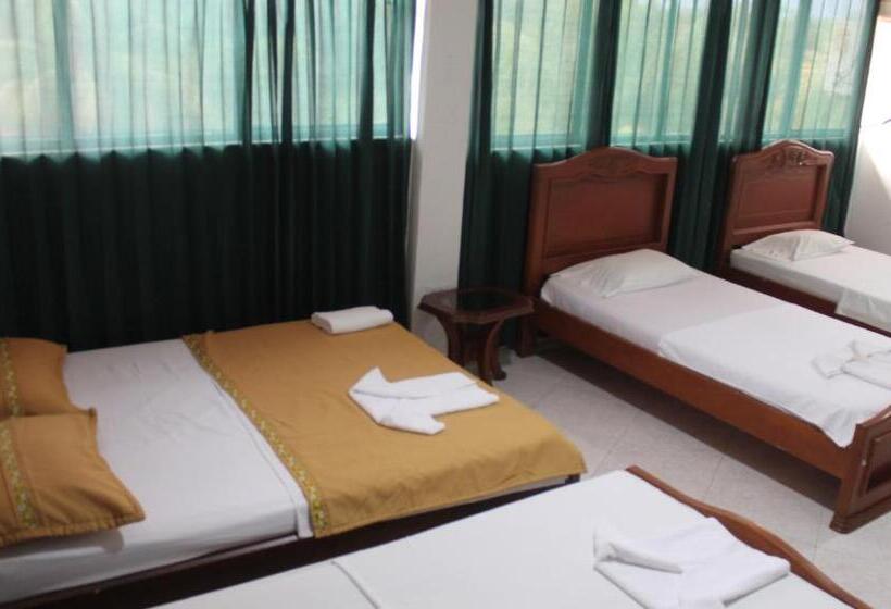 酒店 Y Parque Turístico Navar City