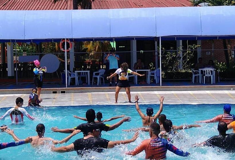 酒店 Y Parque Turístico Navar City