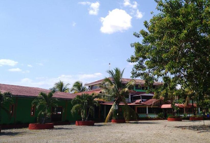 هتل Y Parque Turístico Navar City