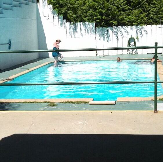 فندق على الطريق Mother Lode Lodge