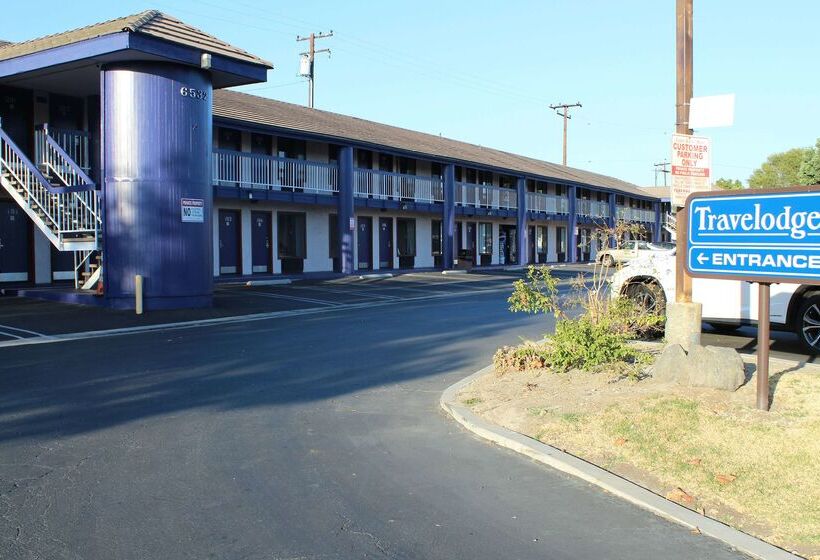 فندق على الطريق Travelodge By Wyndham Buena Park