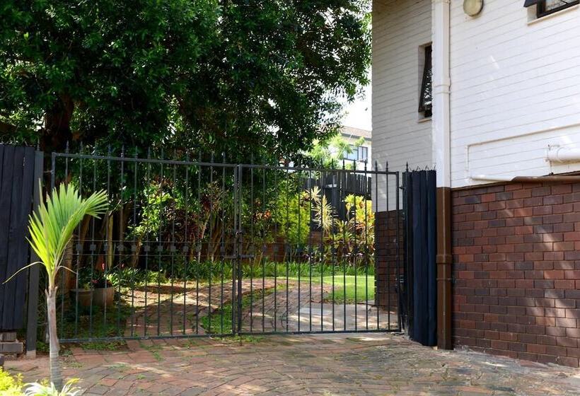 Oliveroom Self Catering And B&b