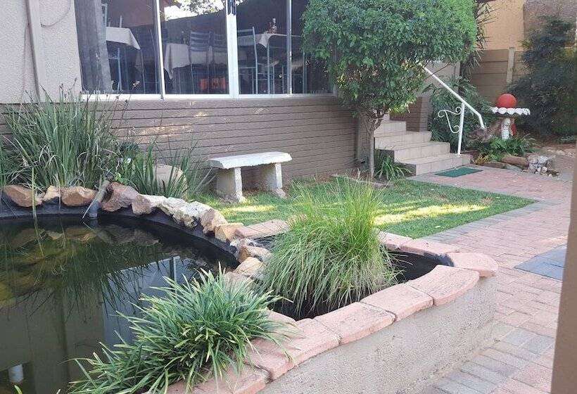 بنسيون African Sky Guest House