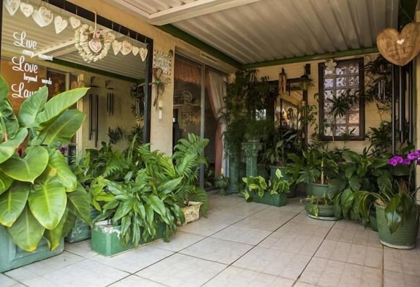 پانسیون Akanan Guest House