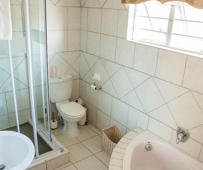 پانسیون Akanan Guest House