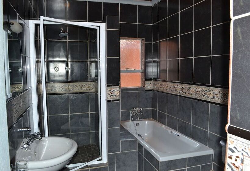 פנסיון Boga Legaba Guest House & Conference Centre