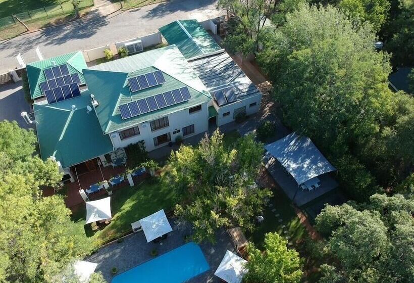 بنسيون Celtis Country Lodge & Restaurant