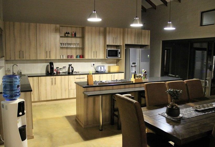 Пансион Ibis Way Guest House