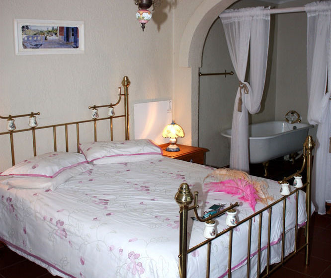 פנסיון Just Tiffany Guest House