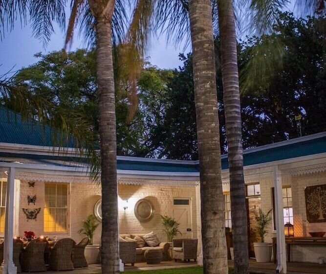 פנסיון Kimberley Country House