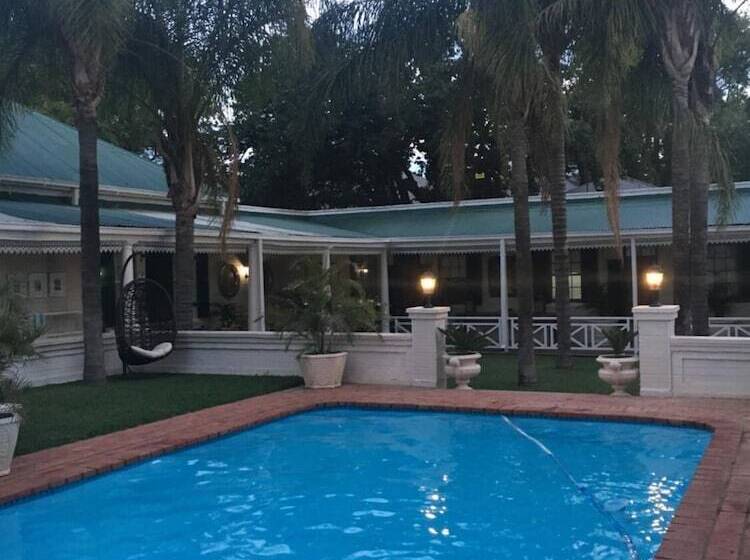 פנסיון Kimberley Country House