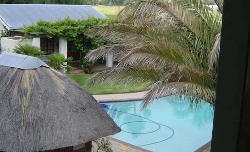 ペンション Ladybrand Guest House