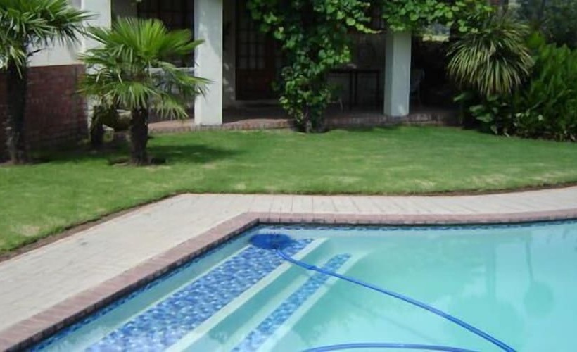 بنسيون Ladybrand Guest House