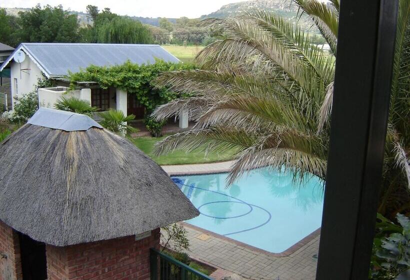 بنسيون Ladybrand Guest House