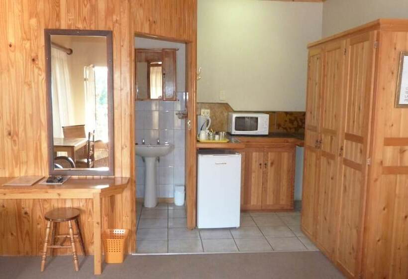 ペンション Ladybrand Guest House