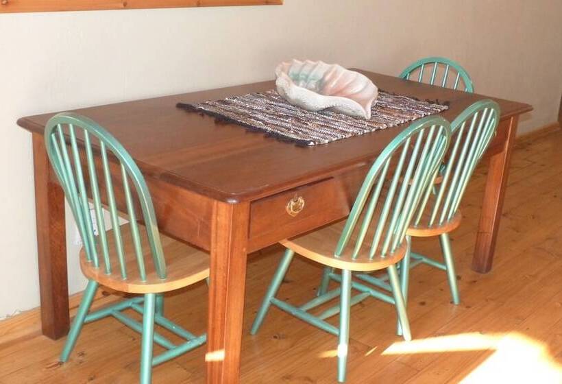 ペンション Ladybrand Guest House