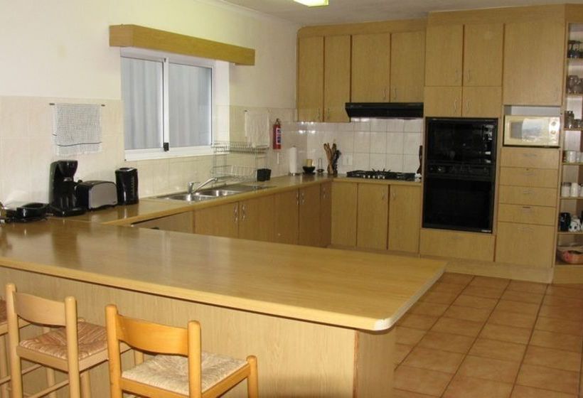 Пансион Lakeside Lodge