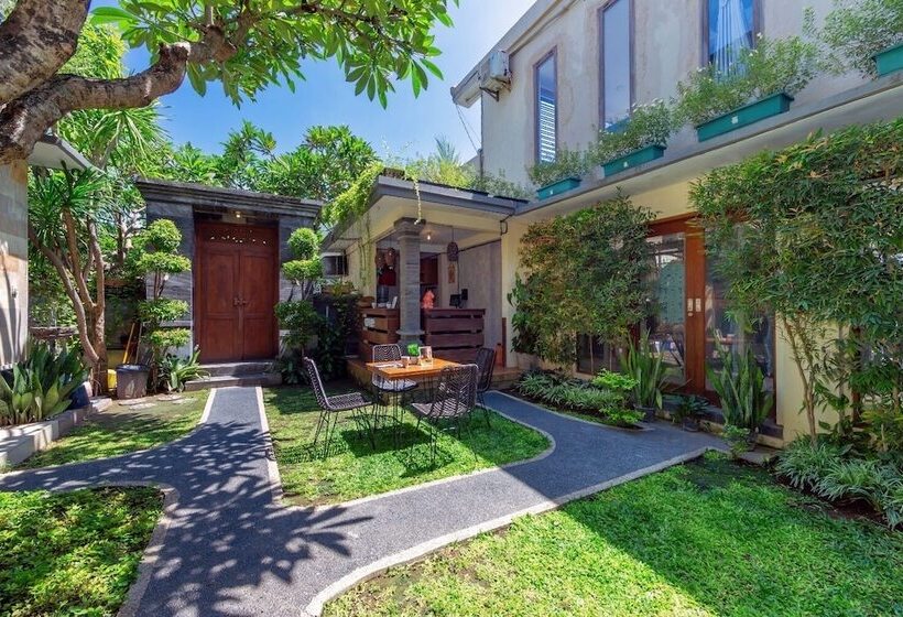 بنسيون Cove Raddeyapa