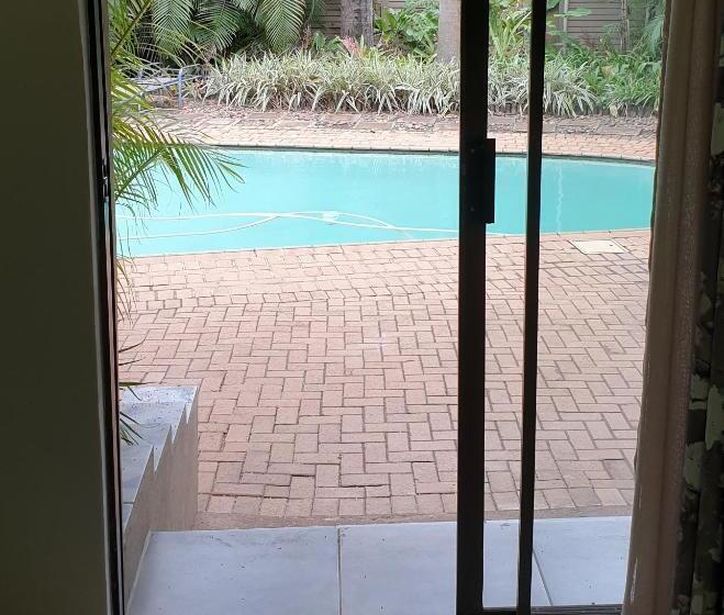 פנסיון Stoep Cafe Guest House