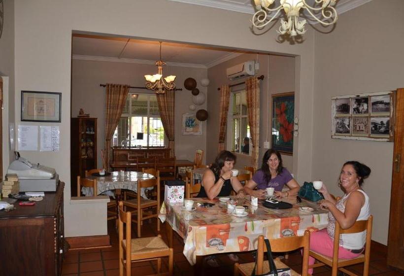 פנסיון Stoep Cafe Guest House