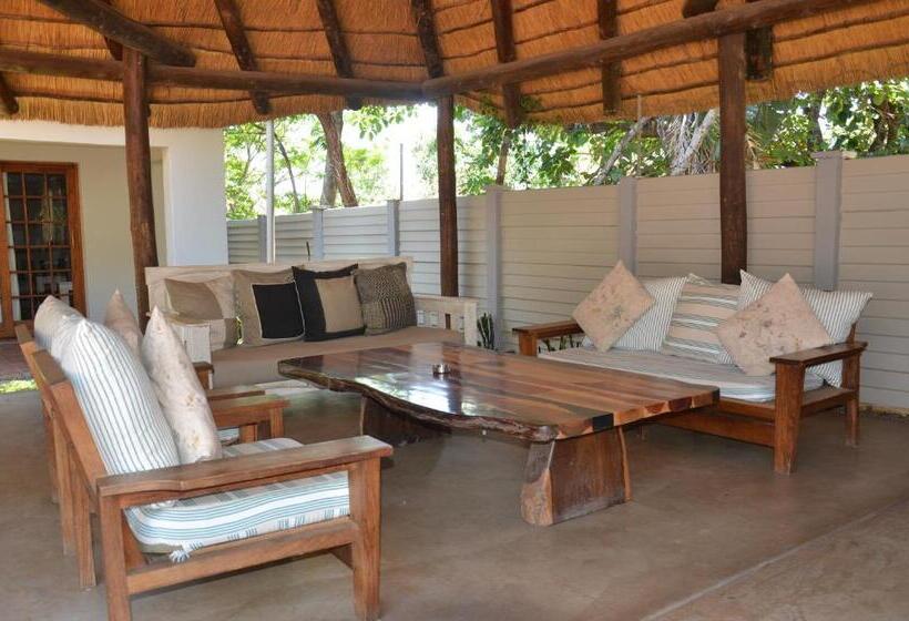 פנסיון Stoep Cafe Guest House