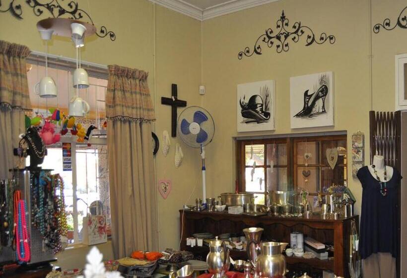 פנסיון Stoep Cafe Guest House