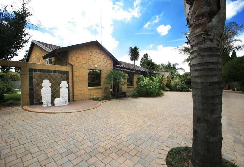 Пансион Summer Garden Guest House