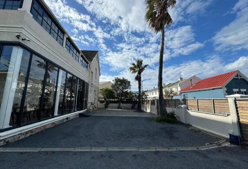 Пансион The Place Muizenberg