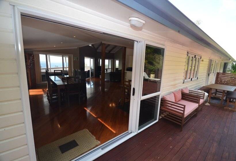 پانسیون The White House