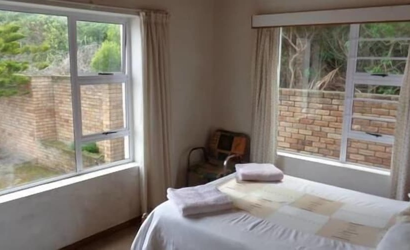 ペンション White Shark Backpackers